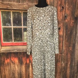 NWT Sheilay Pleated Long Sleeved Woven Dress